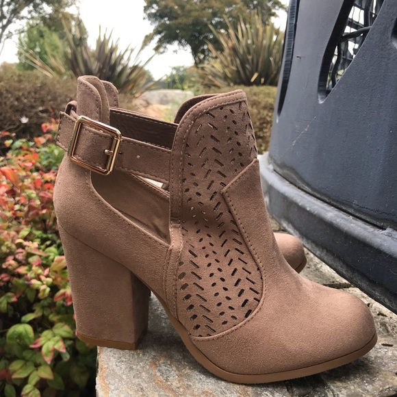 New tan boots - Picture 7 of 10